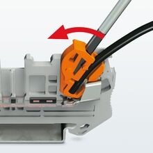 采用快速連接件，只需片刻就能完成接線