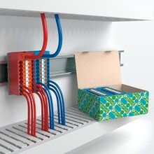 即連即用的直插式配電塊：拆包、連接，輕松安裝