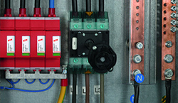 內(nèi)置熔絲的 DEHNguard SE CI